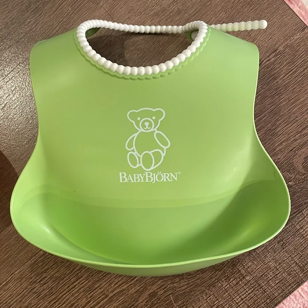 BabyBjorn 2 Baby Bibs Feeding Washable Silicone Material Front Catch Infant - Picture 3 of 12